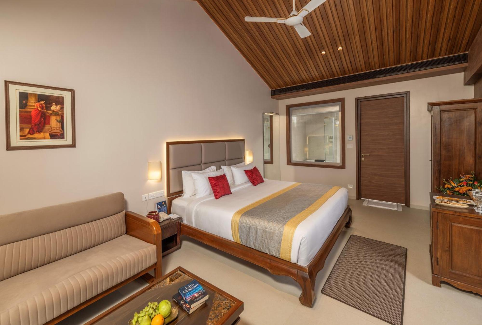 Uday Suites - The Airport Hotel Thiruvananthapuram Dış mekan fotoğraf