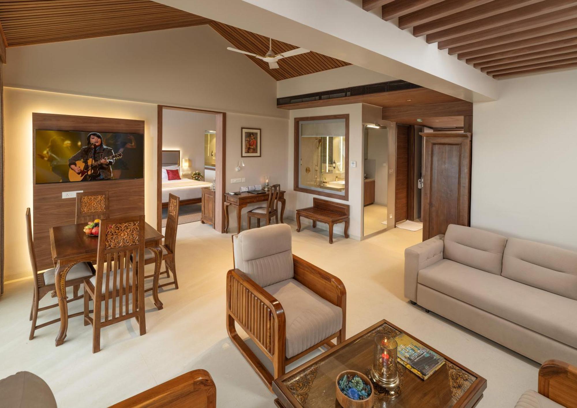 Uday Suites - The Airport Hotel Thiruvananthapuram Dış mekan fotoğraf