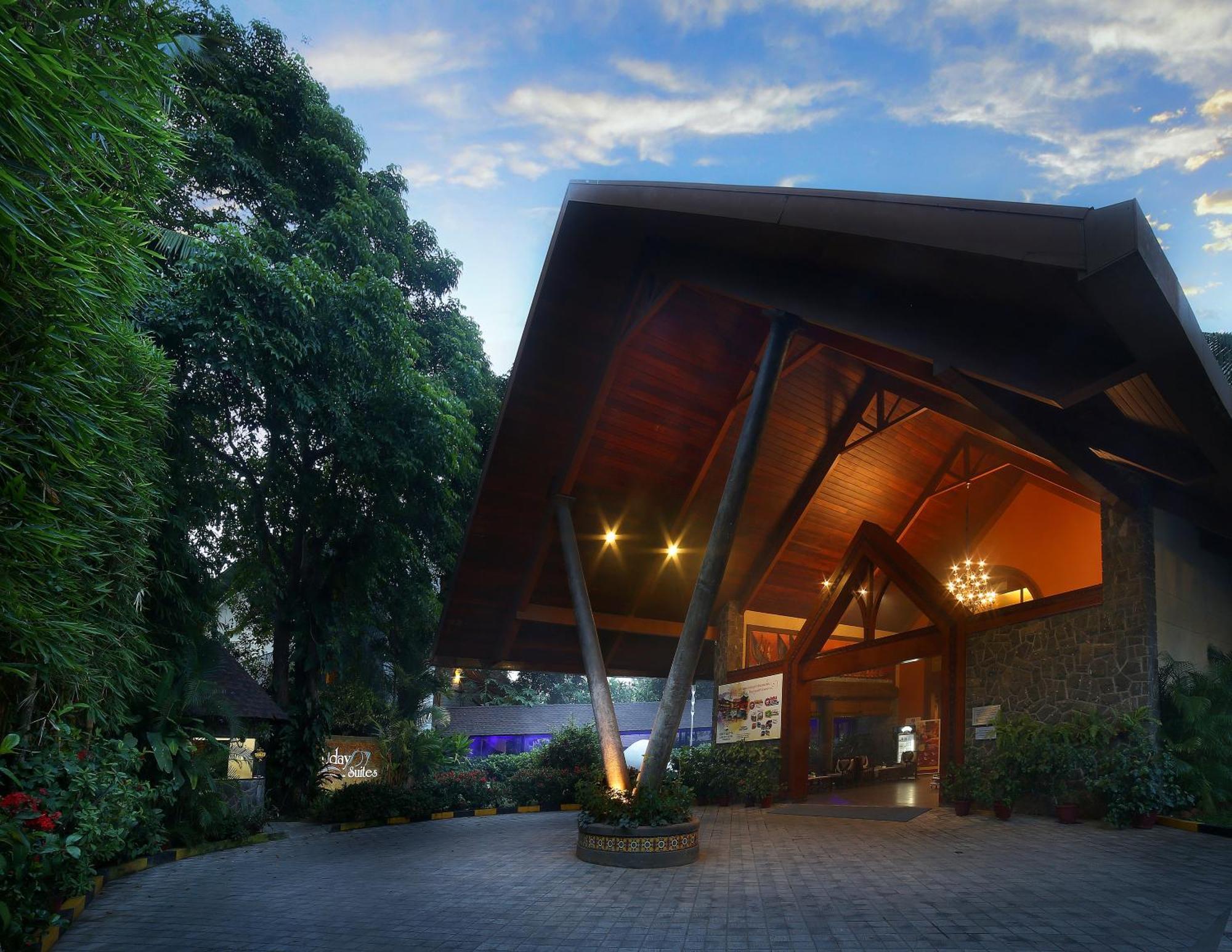Uday Suites - The Airport Hotel Thiruvananthapuram Dış mekan fotoğraf