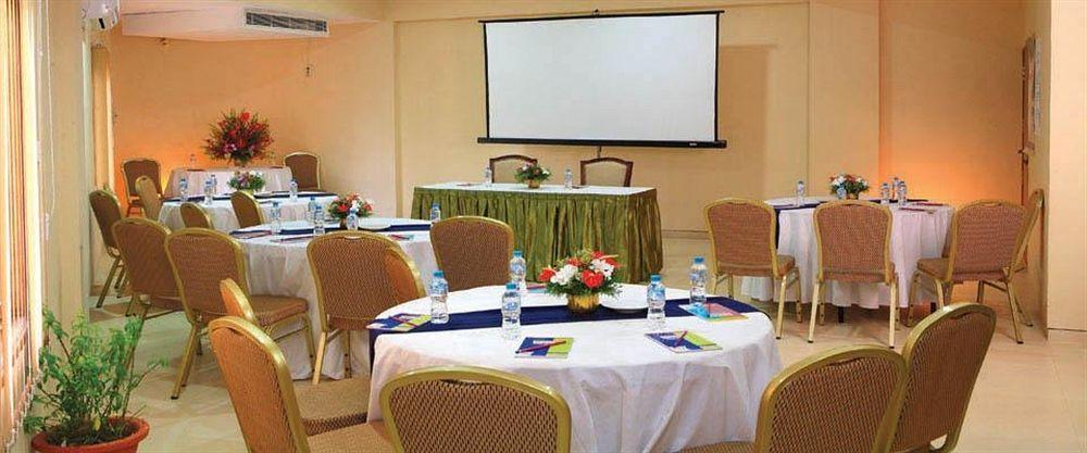 Uday Suites - The Airport Hotel Thiruvananthapuram Dış mekan fotoğraf