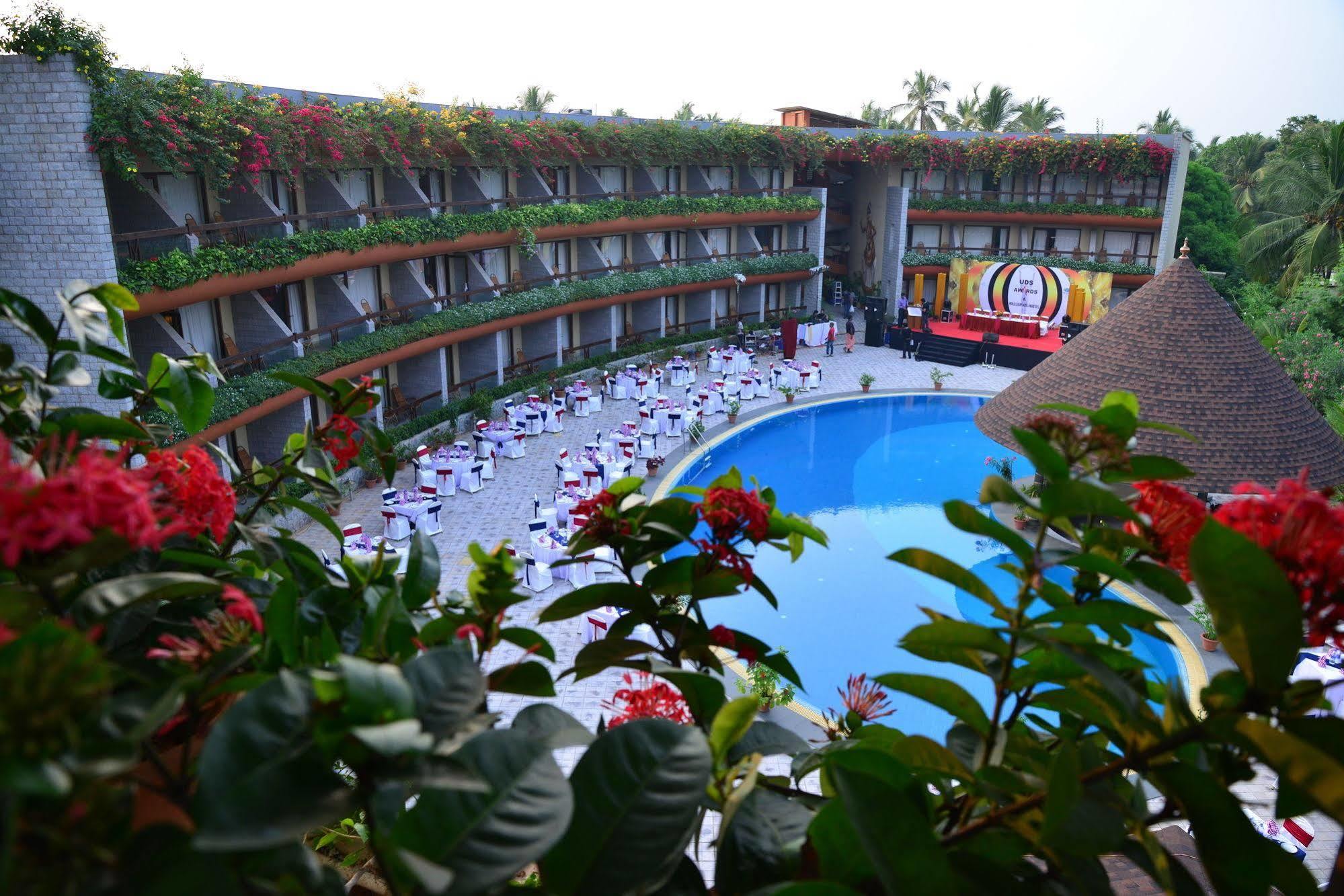 Uday Suites - The Airport Hotel Thiruvananthapuram Dış mekan fotoğraf