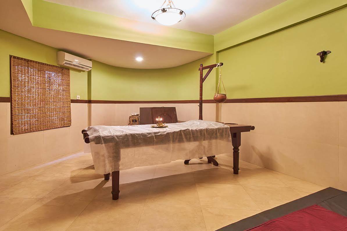 Uday Suites - The Airport Hotel Thiruvananthapuram Dış mekan fotoğraf