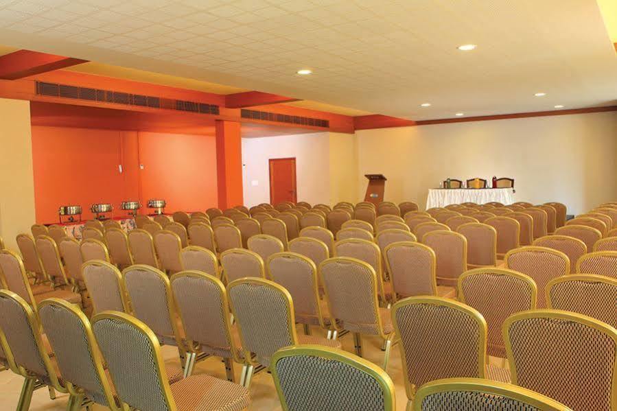 Uday Suites - The Airport Hotel Thiruvananthapuram Dış mekan fotoğraf
