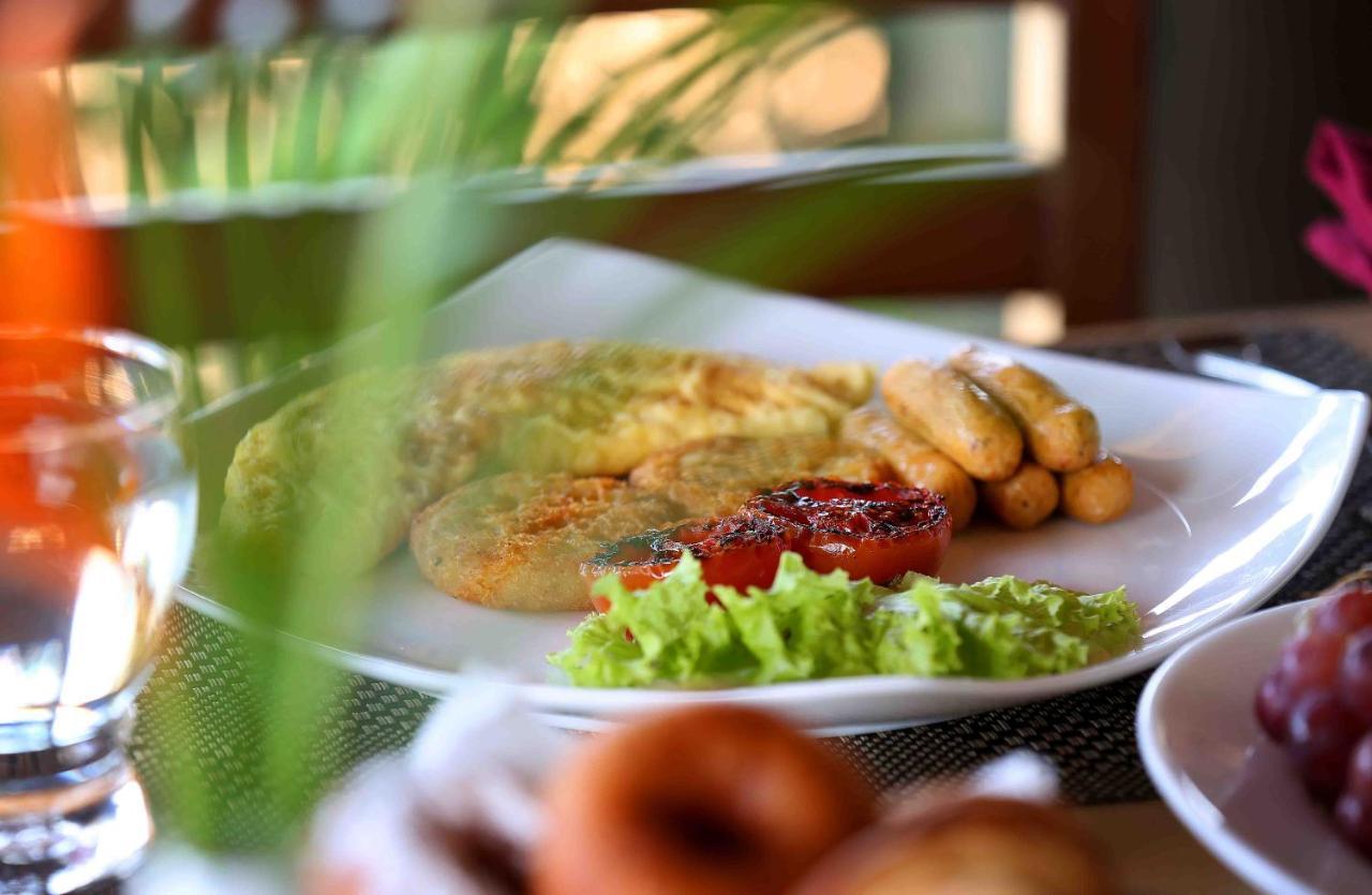Uday Suites - The Airport Hotel Thiruvananthapuram Dış mekan fotoğraf